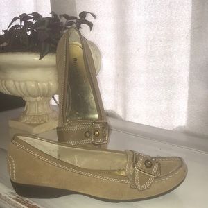 Etienne Aigner shoes 8M